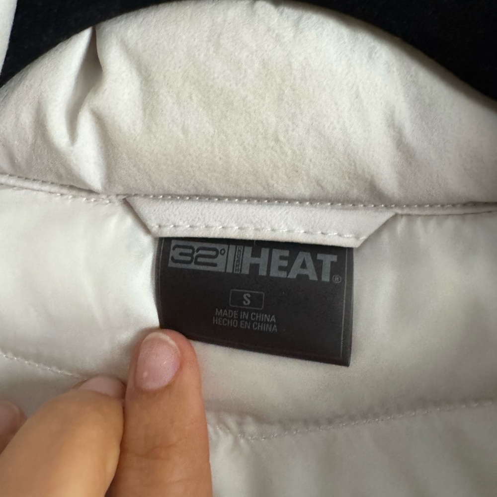 Ivory Puffer Jacket - Picture 3 of 3
